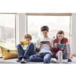 ⁦جهاز نينتندو سوتش لايت فيروزي- Nintendo Switch Lite⁩ - الصورة ⁦5⁩