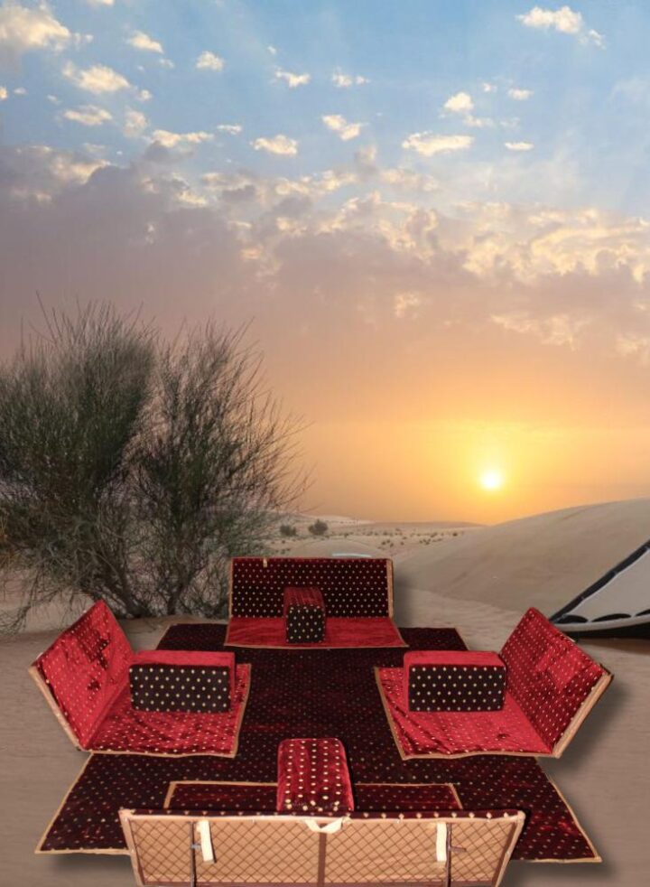 A 9-piece traditional floor seating set—high-quality, easy to set up and store—suitable for camping trips, family outings, and gardens.